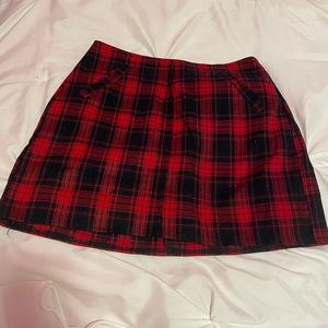 NWT LF red and black plaid skirt